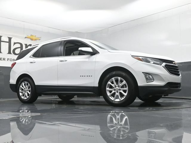 Used 2018 Chevrolet Equinox LT w/ Sun & Infotainment Package FWD image 2