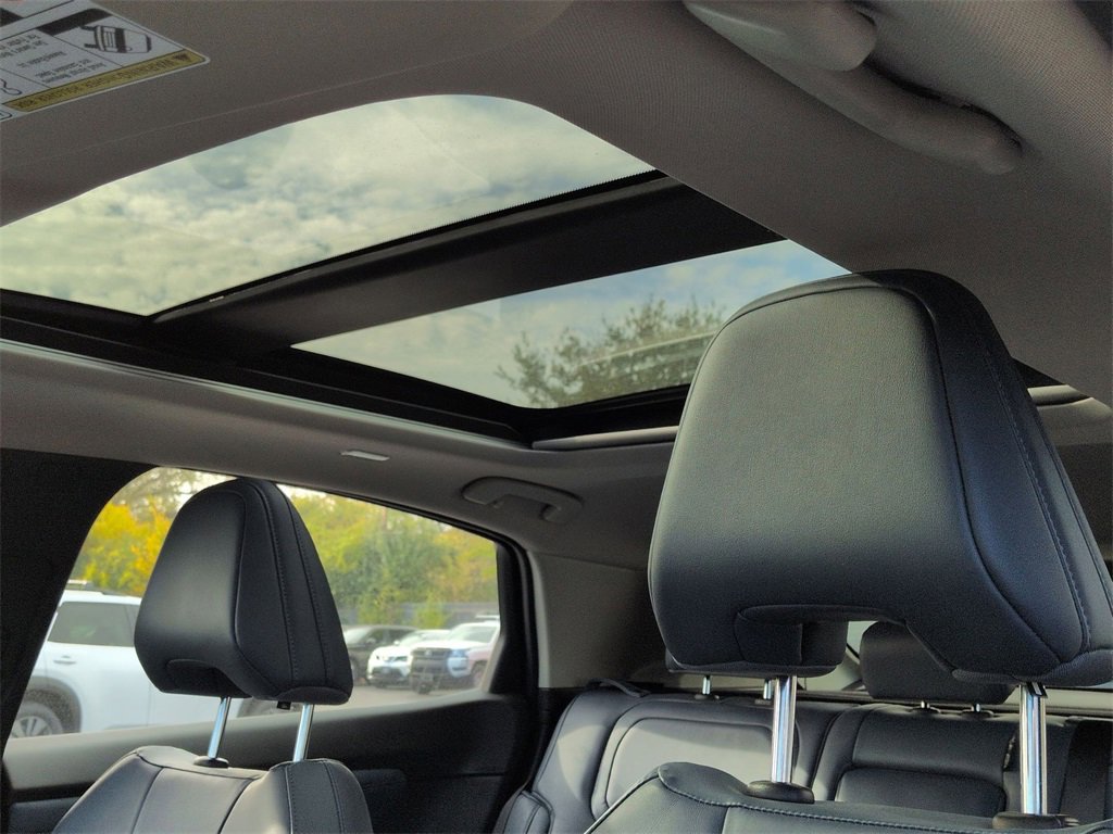 Used 2024 Nissan Ariya AWD image 15