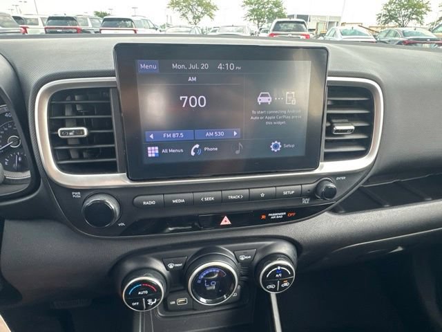Used 2022 Hyundai Venue SEL FWD image 21
