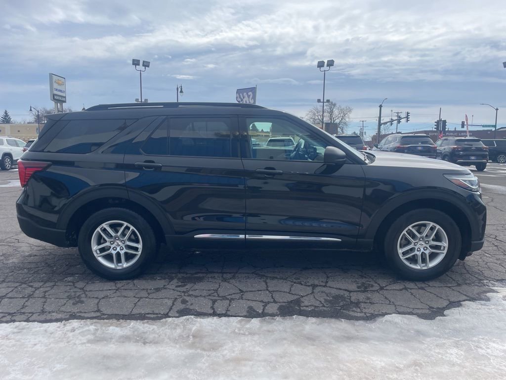 Used 2025 Ford Explorer Active image 4