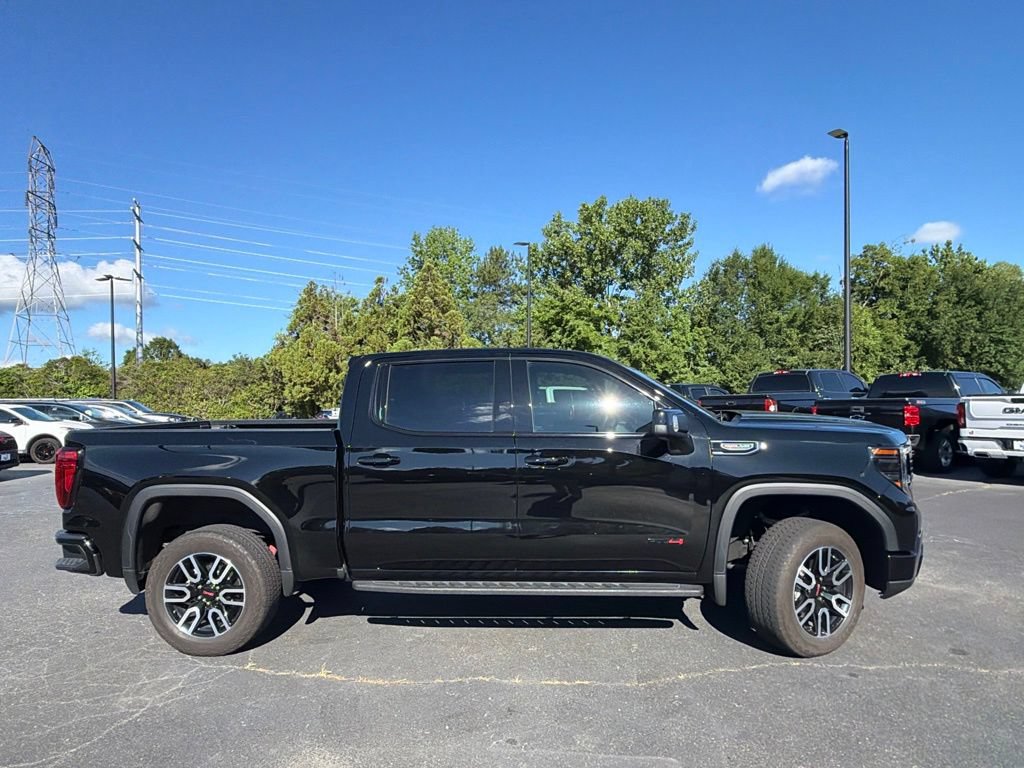 Used 2024 GMC Sierra 1500 AT4 w/ Technology Package AWD/4WD image 18