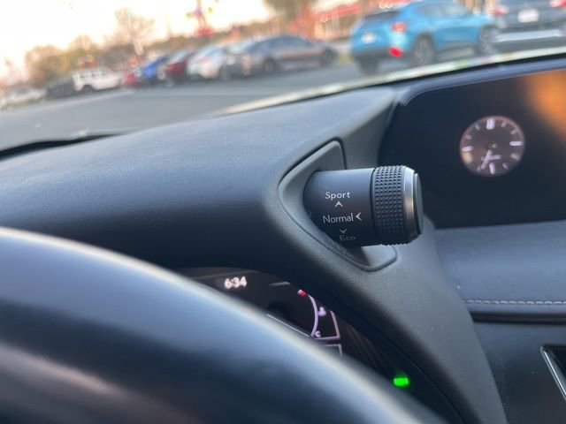 Used 2019 Lexus UX 200 w/ Premium Package image 22