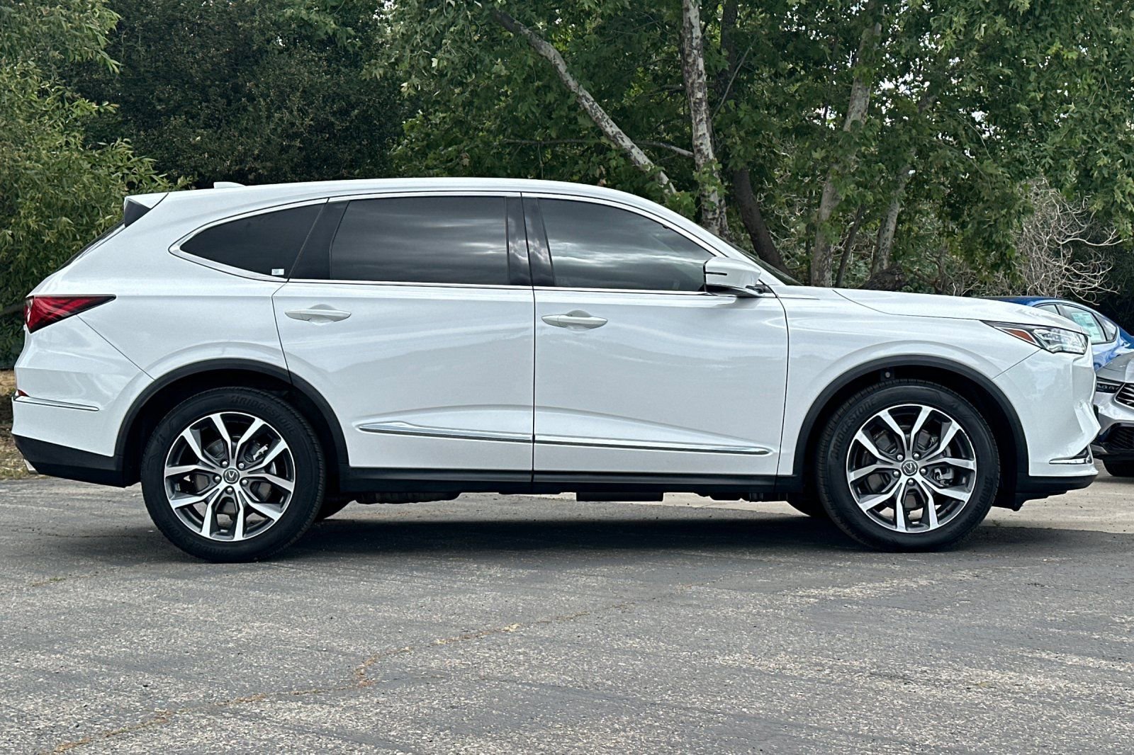Certified 2023 Acura MDX FWD w/ Technology Package image 3