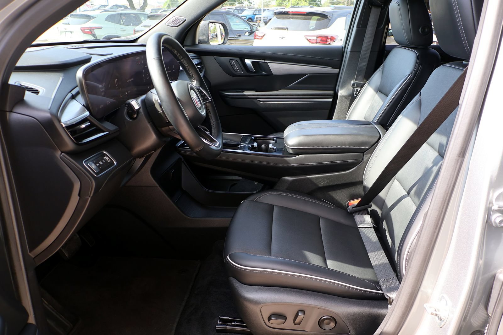 Used 2025 Buick Enclave Preferred FWD image 18