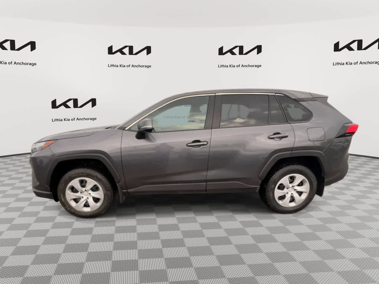 Used 2024 Toyota RAV4 LE AWD/4WD image 6