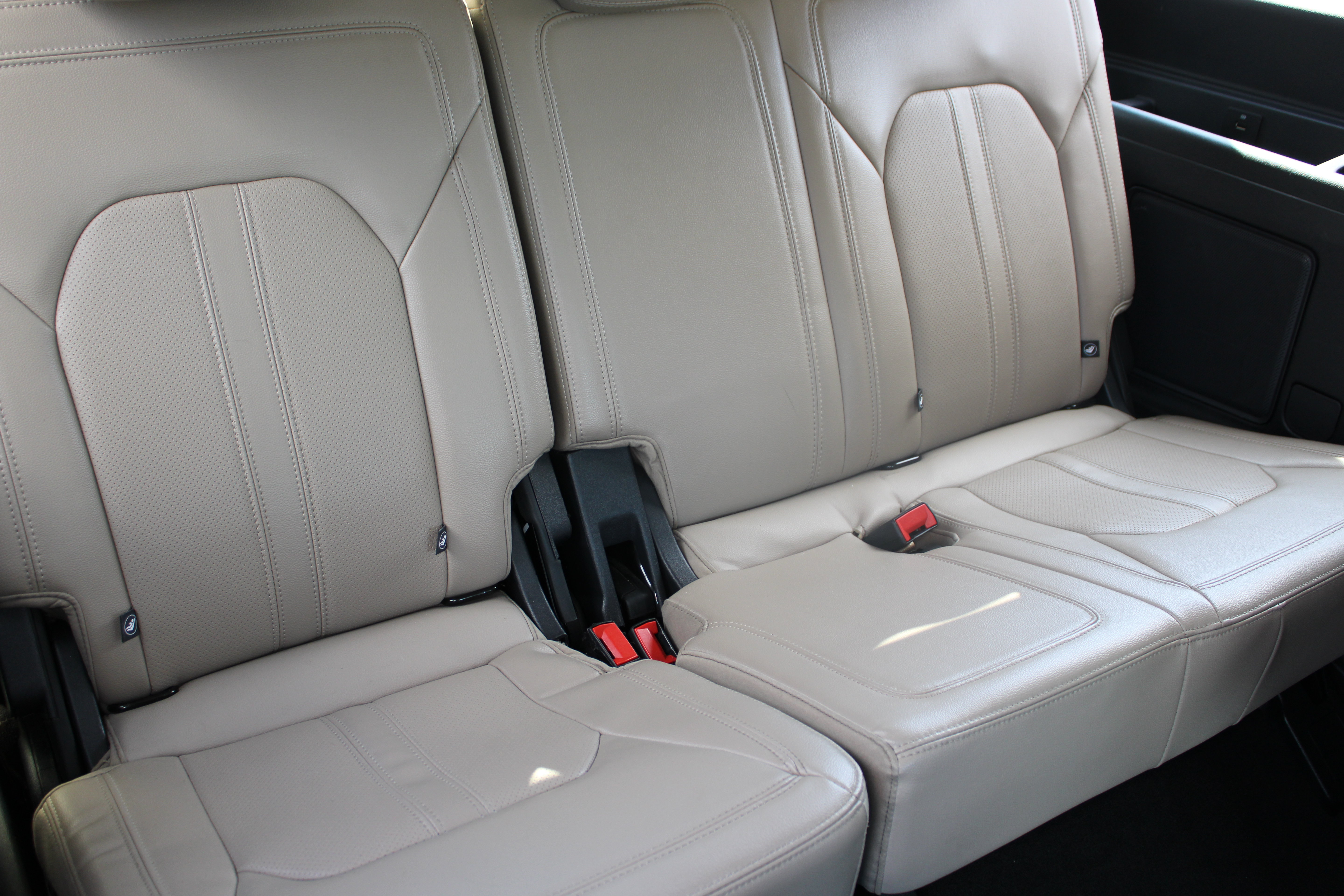 Used 2024 Ford Expedition Limited RWD image 15