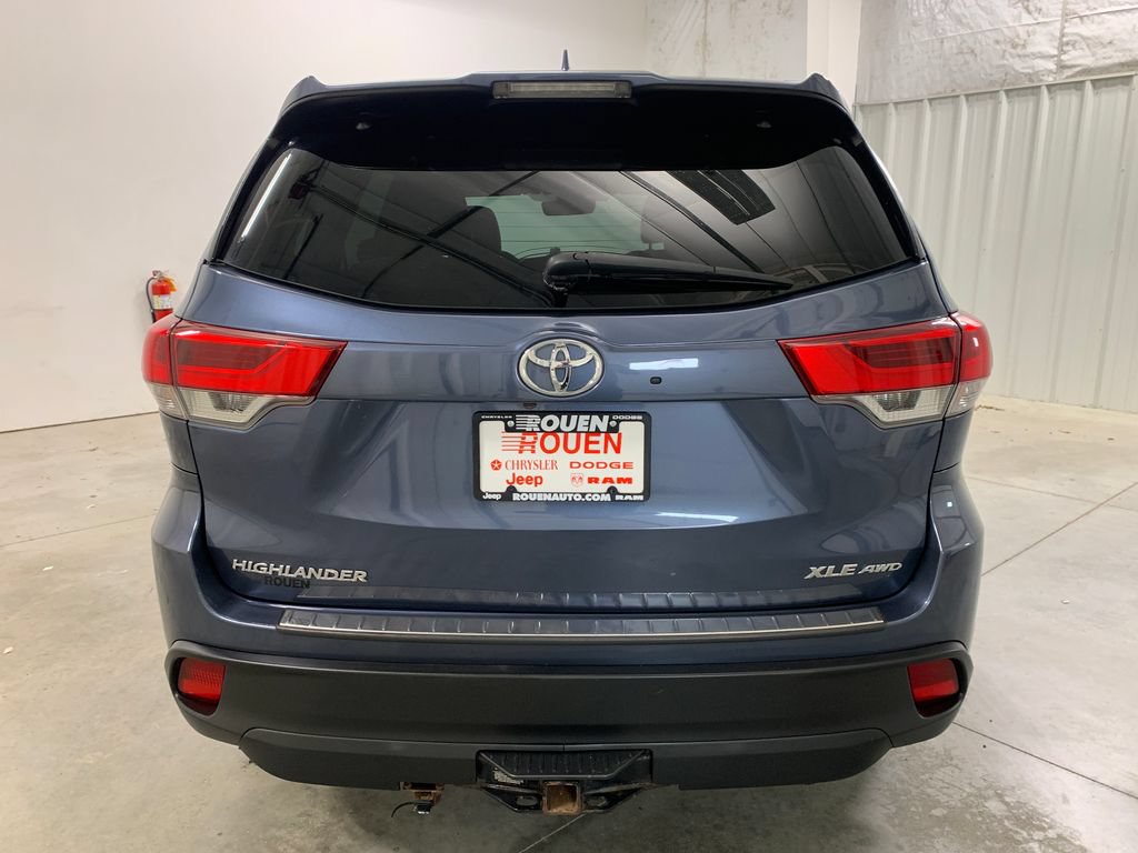 Used 2019 Toyota Highlander XLE AWD/4WD image 6