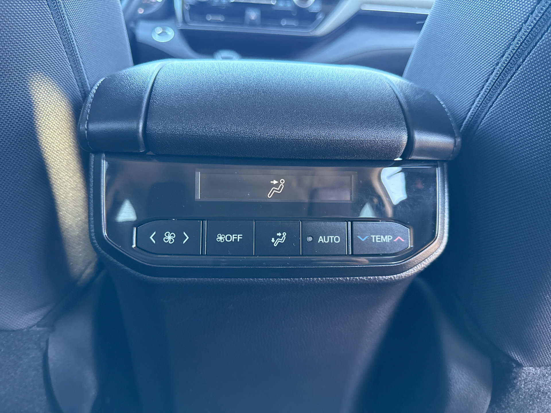 Certified 2025 Toyota Highlander LE image 17