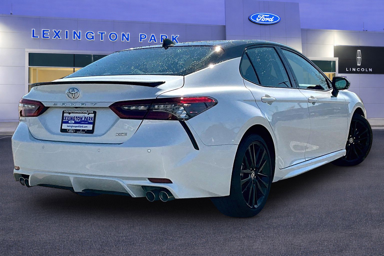 Used 2024 Toyota Camry XSE w/ Navigation Package FWD image 5