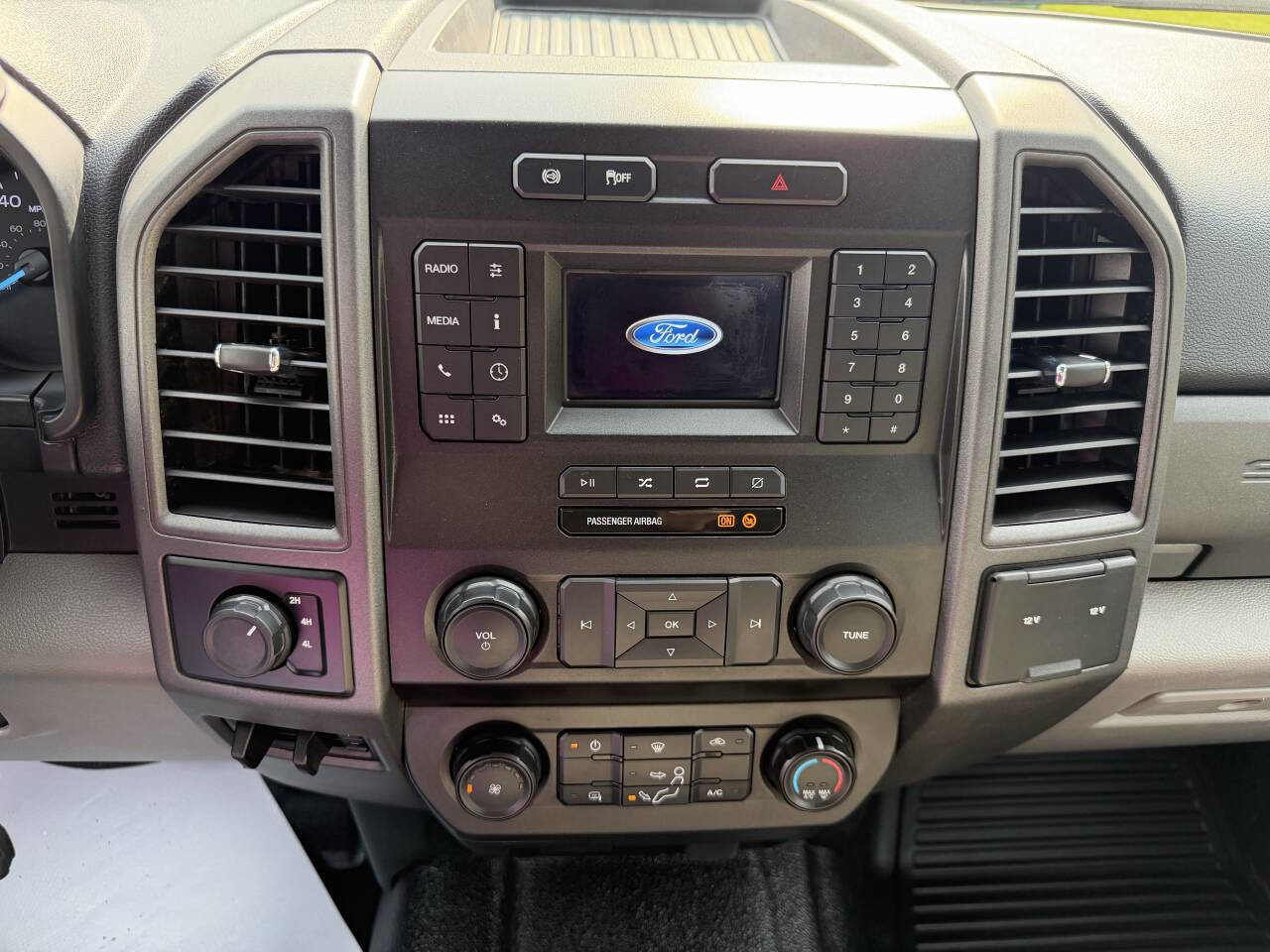 Used 2021 Ford F350 XL w/ Power Equipment Group image 34