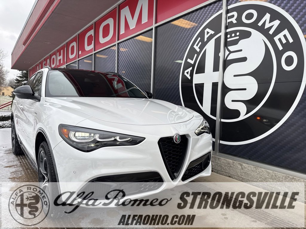 New 2025 Alfa Romeo Stelvio Sprint w/ Veloce Package