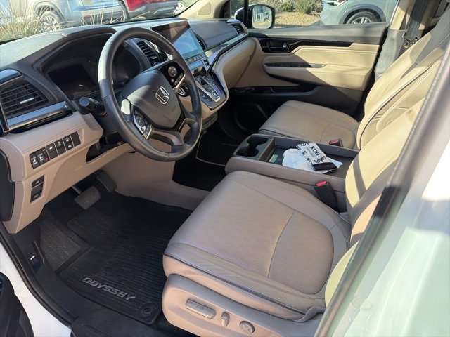Used 2023 Honda Odyssey Elite image 2