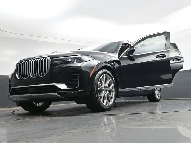 Used 2021 BMW X7 xDrive40i w/ Premium Package AWD/4WD image 42