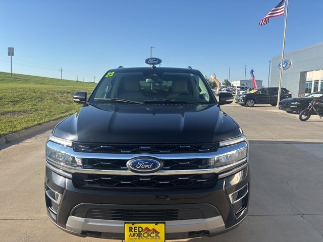 Used 2023 Ford Expedition Limited image 11