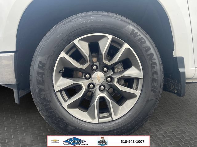 Used 2024 Chevrolet Silverado 1500 LT AWD/4WD image 9