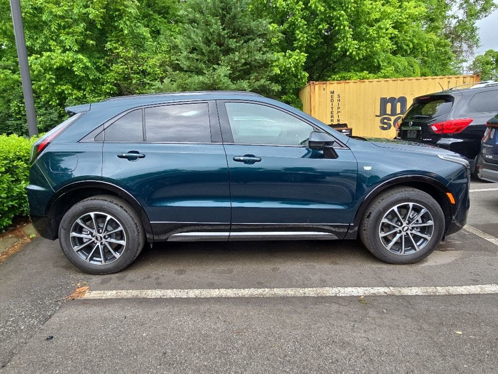 Used 2025 Cadillac XT4 Sport FWD image 7