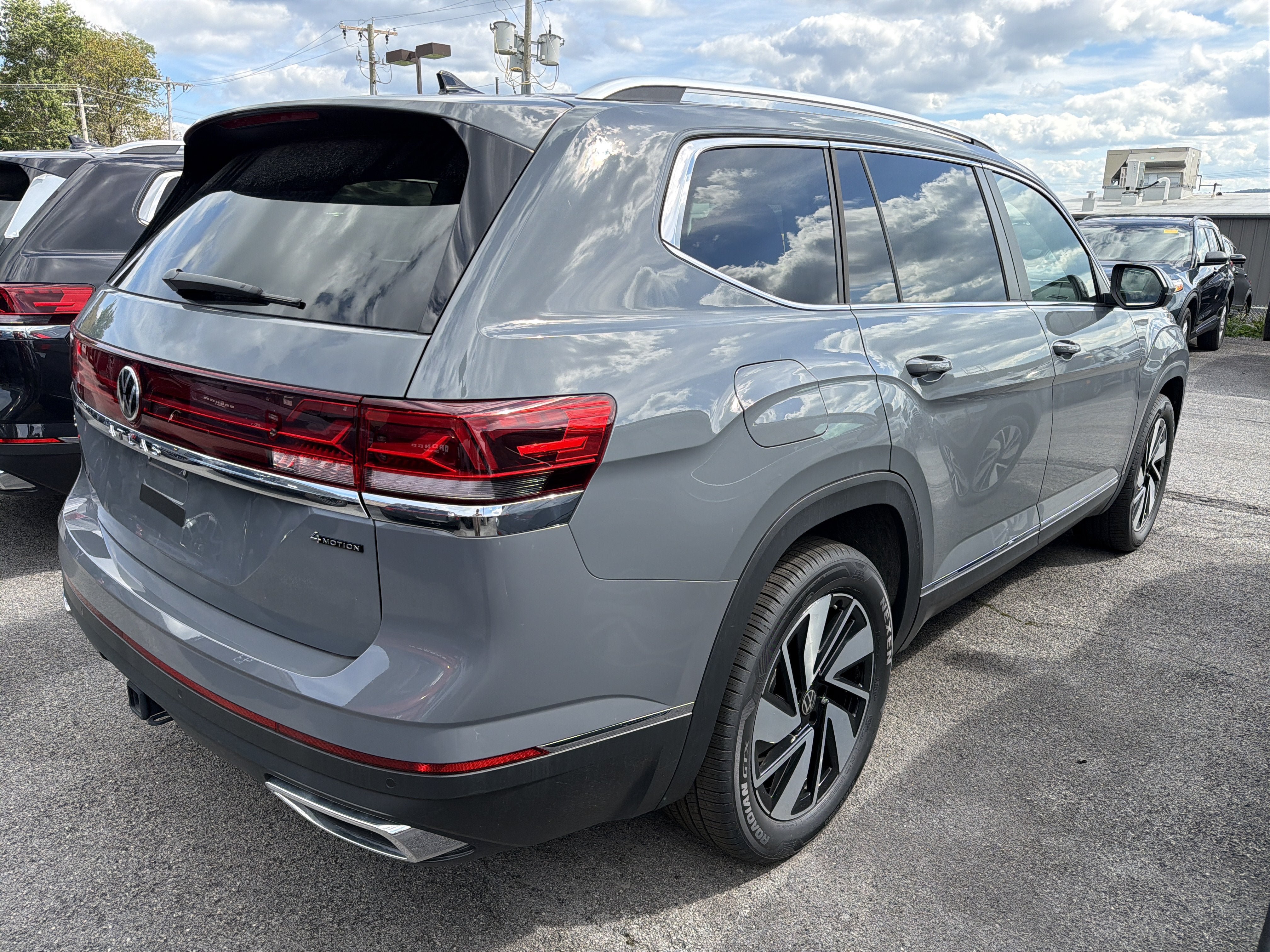 New 2026 Volkswagen Atlas SEL AWD/4WD image 7