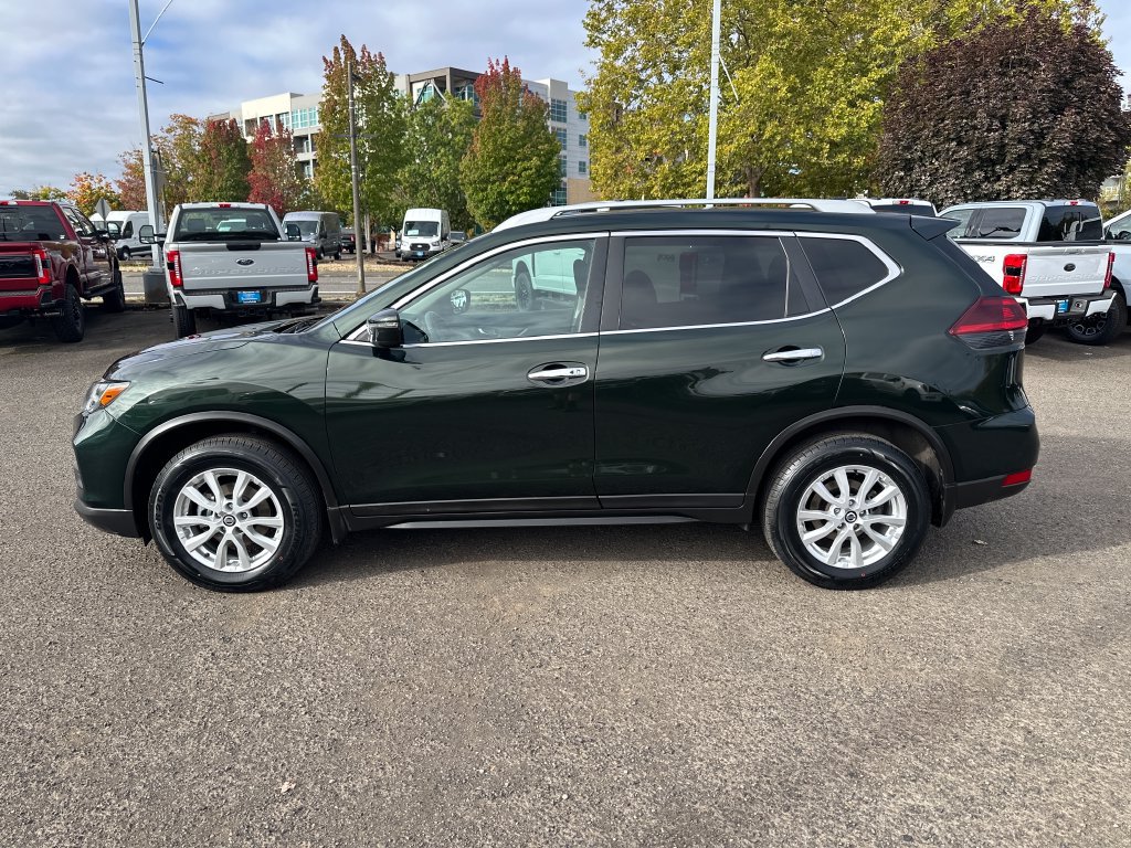 Used 2018 Nissan Rogue SV AWD/4WD image 3