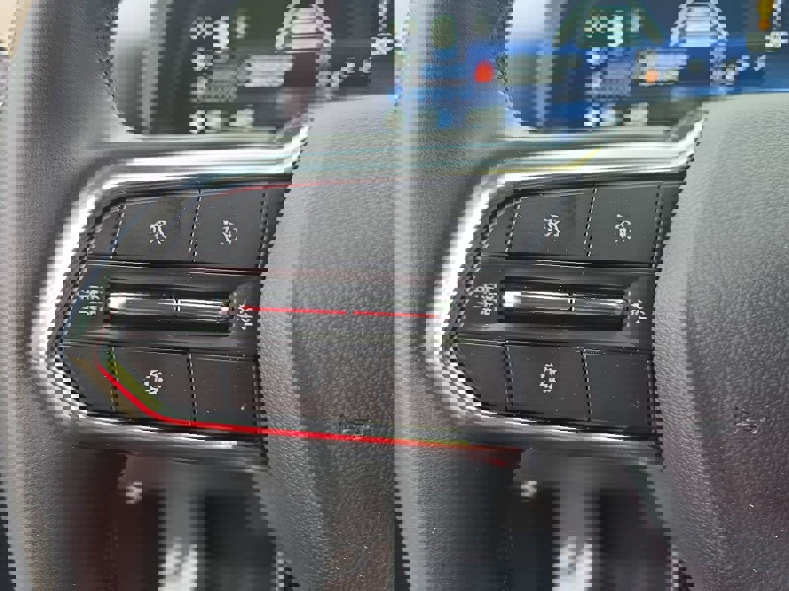 Used 2025 Chevrolet Equinox LT image 18