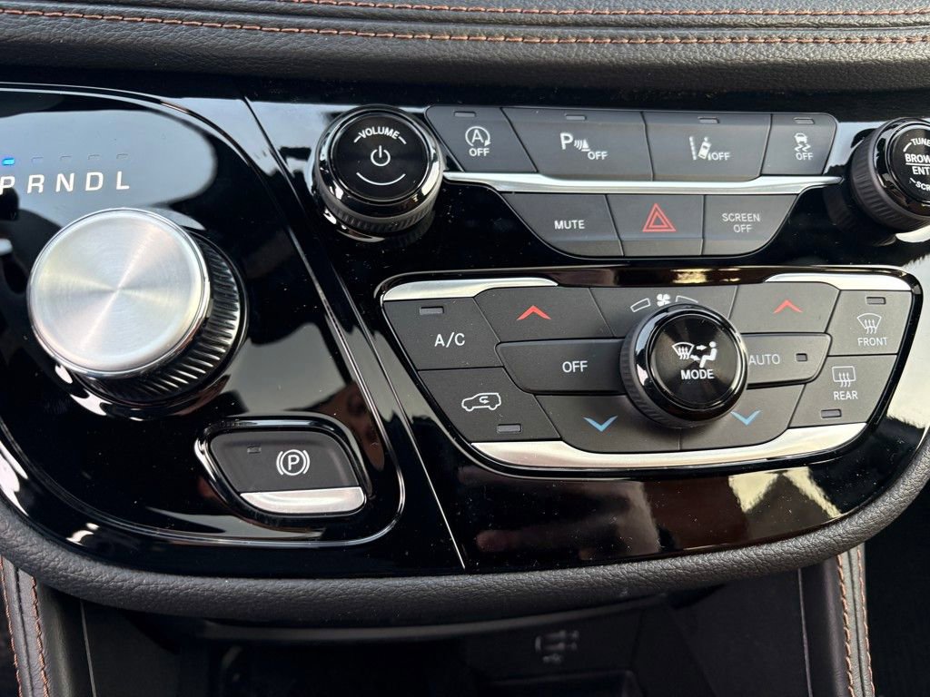 New 2026 Chrysler Pacifica Pinnacle w/ Trailer Tow Group image 23