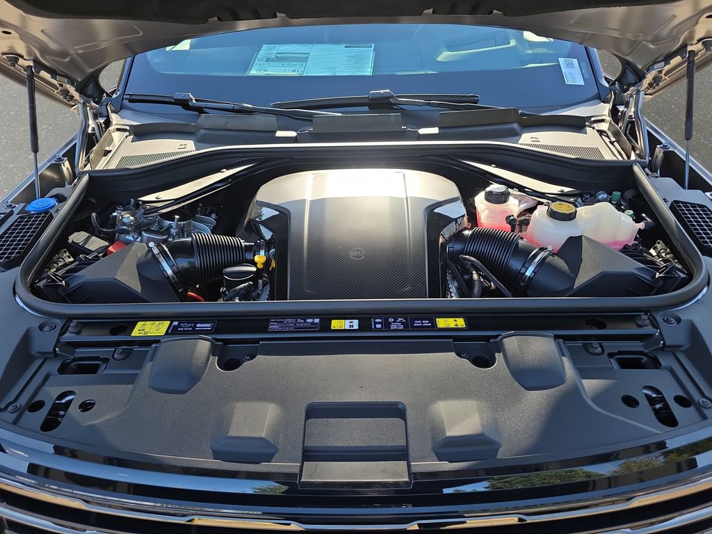 New 2026 Land Rover Range Rover SV image 32