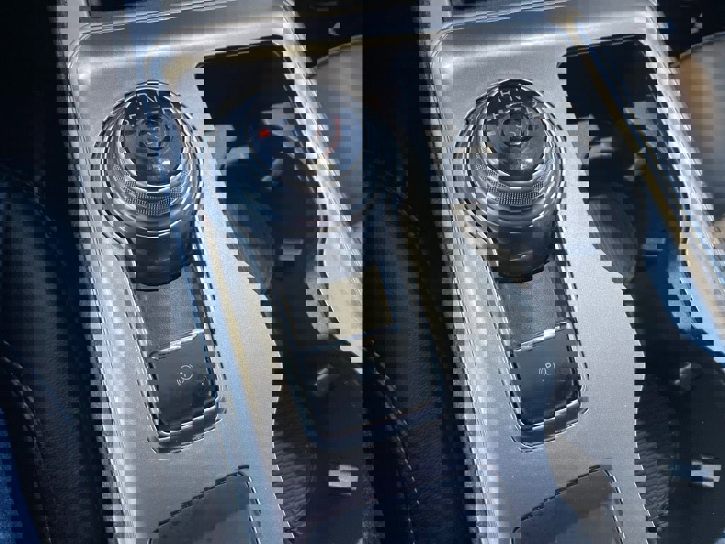 Used 2024 Ford Edge SEL image 15