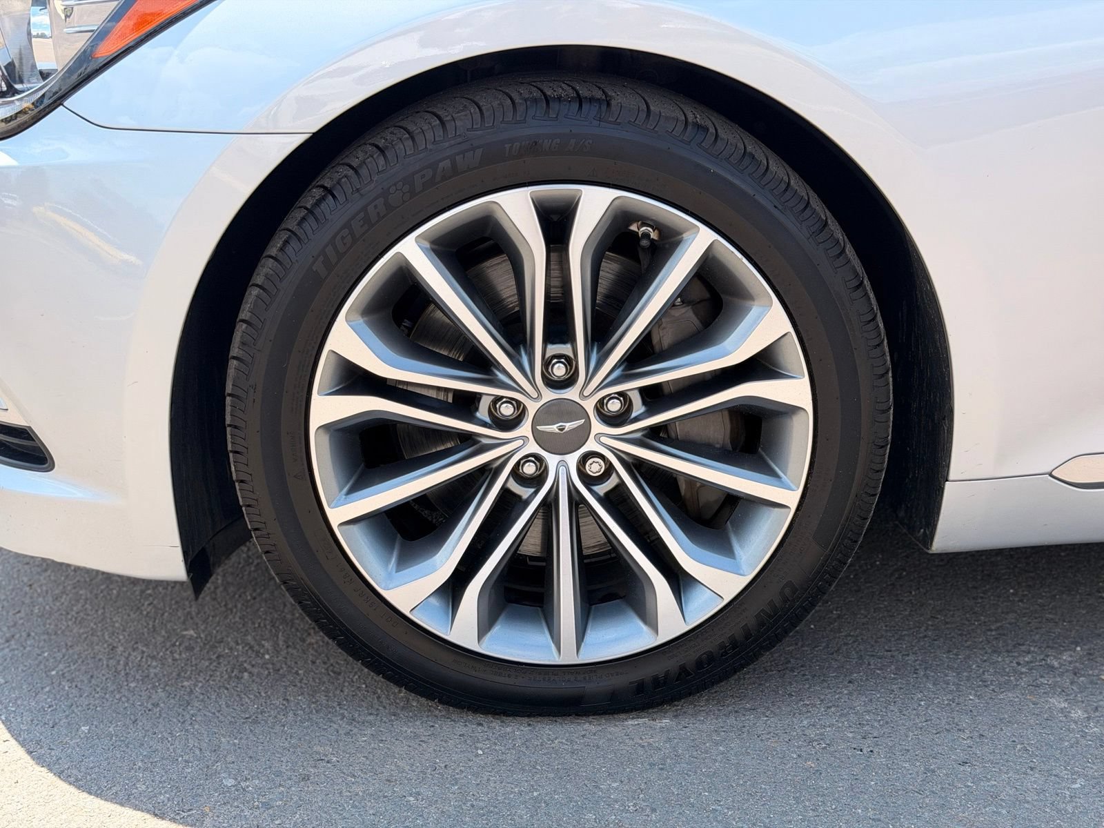 Used 2017 Genesis G80 3.8 AWD/4WD image 15