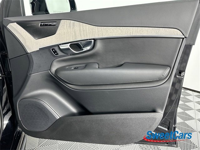 Used 2025 Volvo XC90 B6 Ultra w/ Protection Package Premier image 42