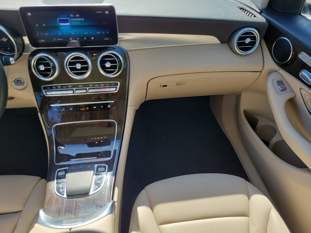 Certified 2022 Mercedes-Benz GLC 300 image 16