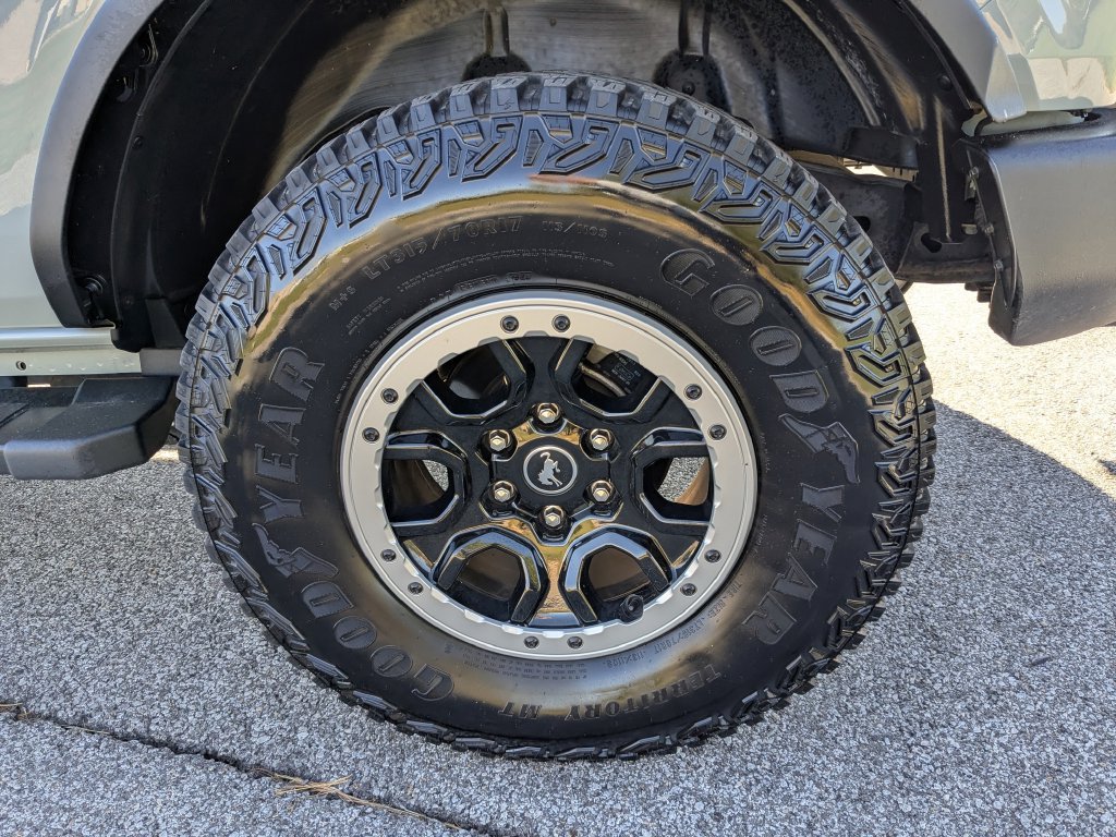 Used 2023 Ford Bronco Outer Banks w/ Sasquatch Package AWD/4WD image 14