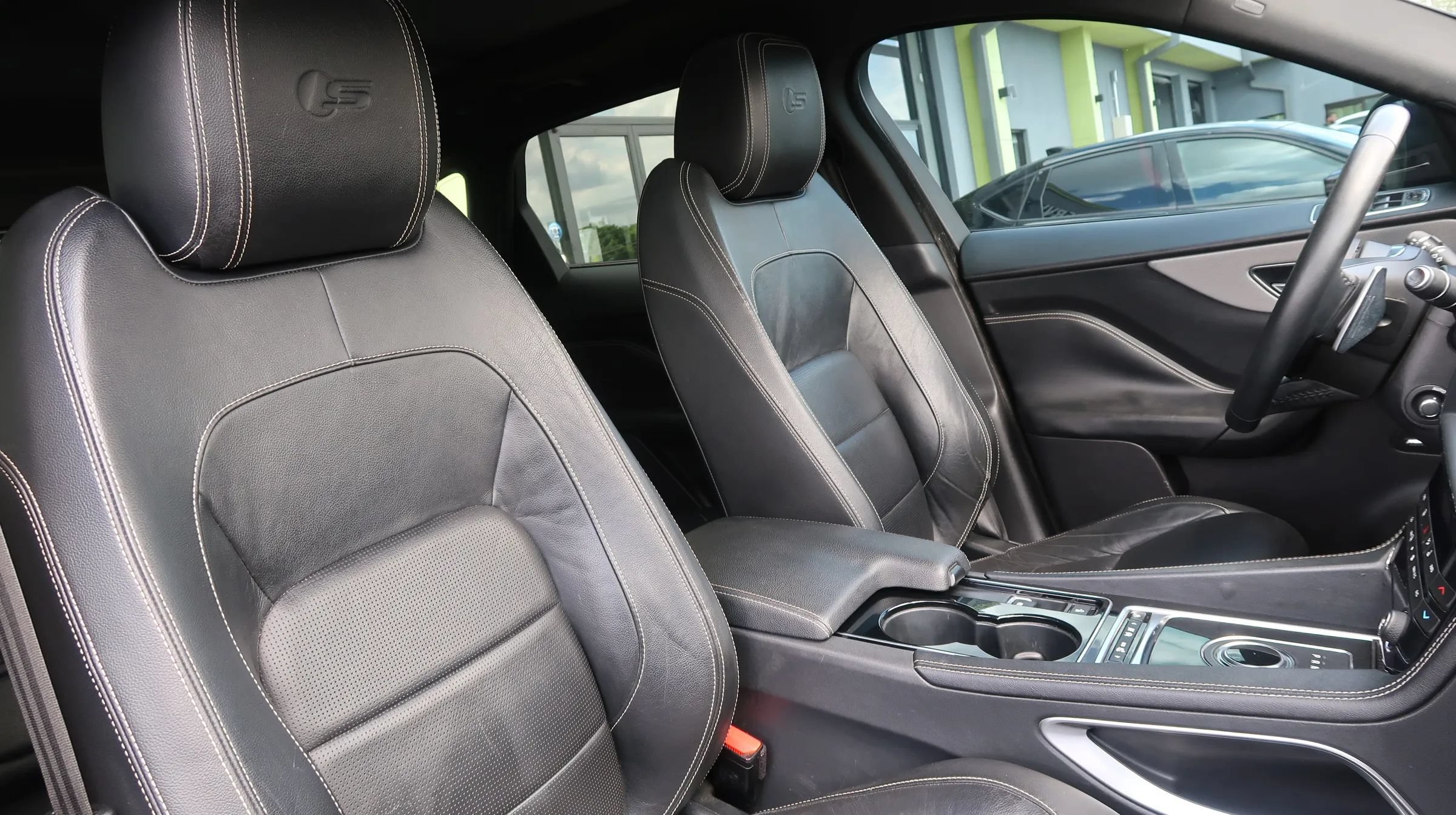 Used 2017 Jaguar F-PACE S AWD/4WD image 27