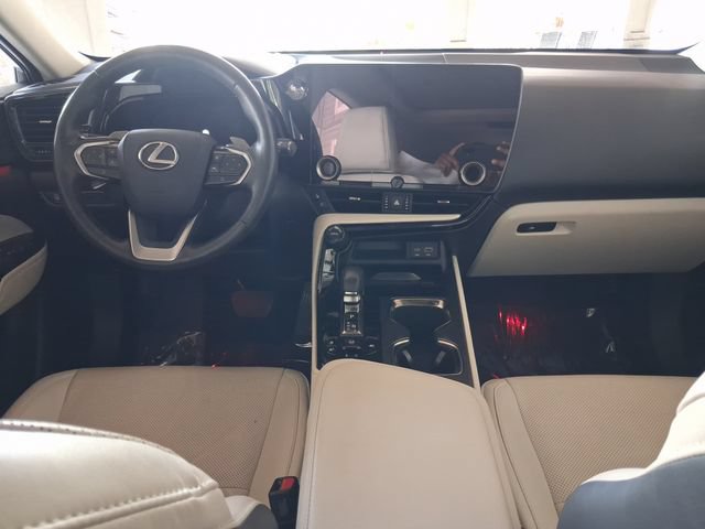 Used 2025 Lexus NX 350h AWD w/ Accessory Package (K3) image 7