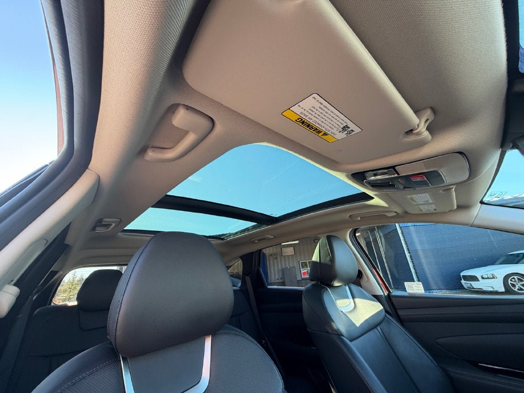 Certified 2025 Hyundai Tucson Limited AWD/4WD image 28