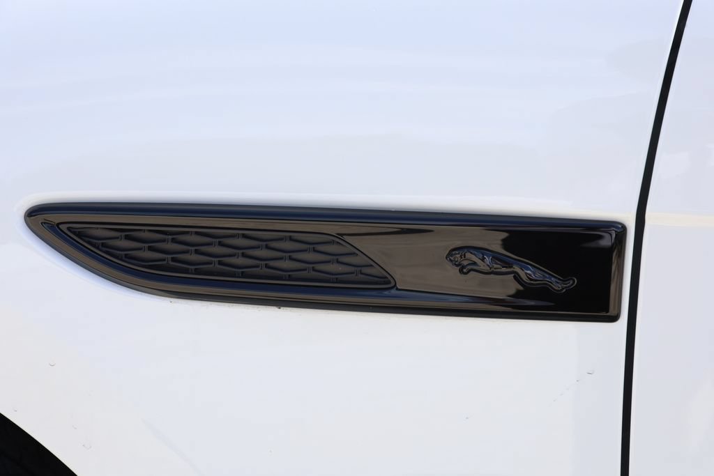 Certified 2026 Jaguar F-PACE R-Dynamic S AWD/4WD image 8