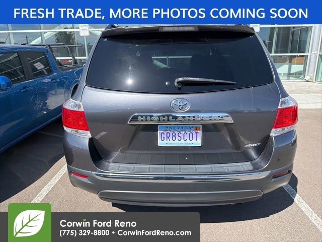 Used 2011 Toyota Highlander Limited w/ Tow Pkg AWD/4WD image 5