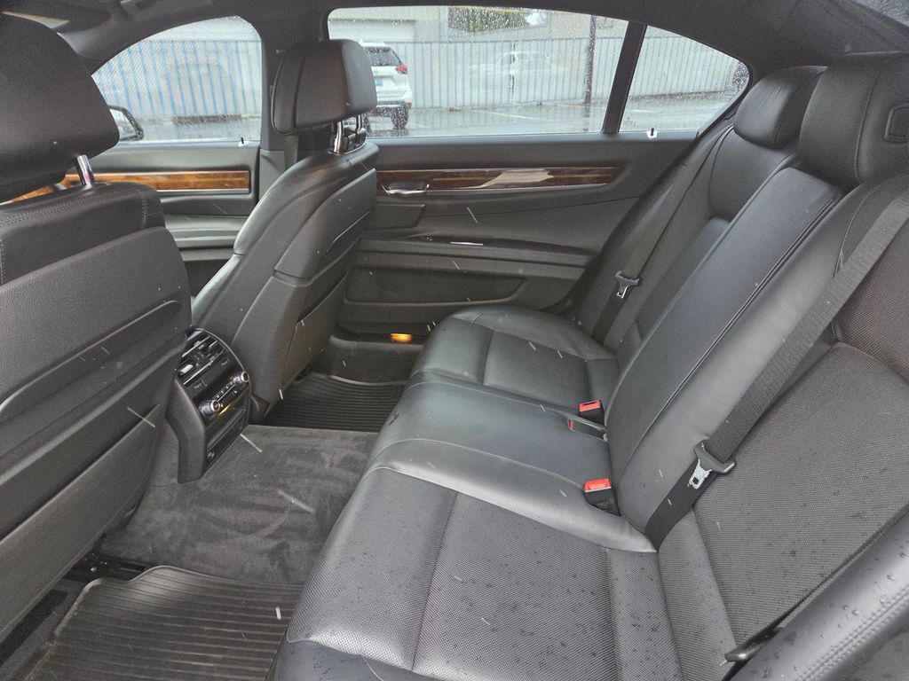 Used 2015 BMW 740Li image 18