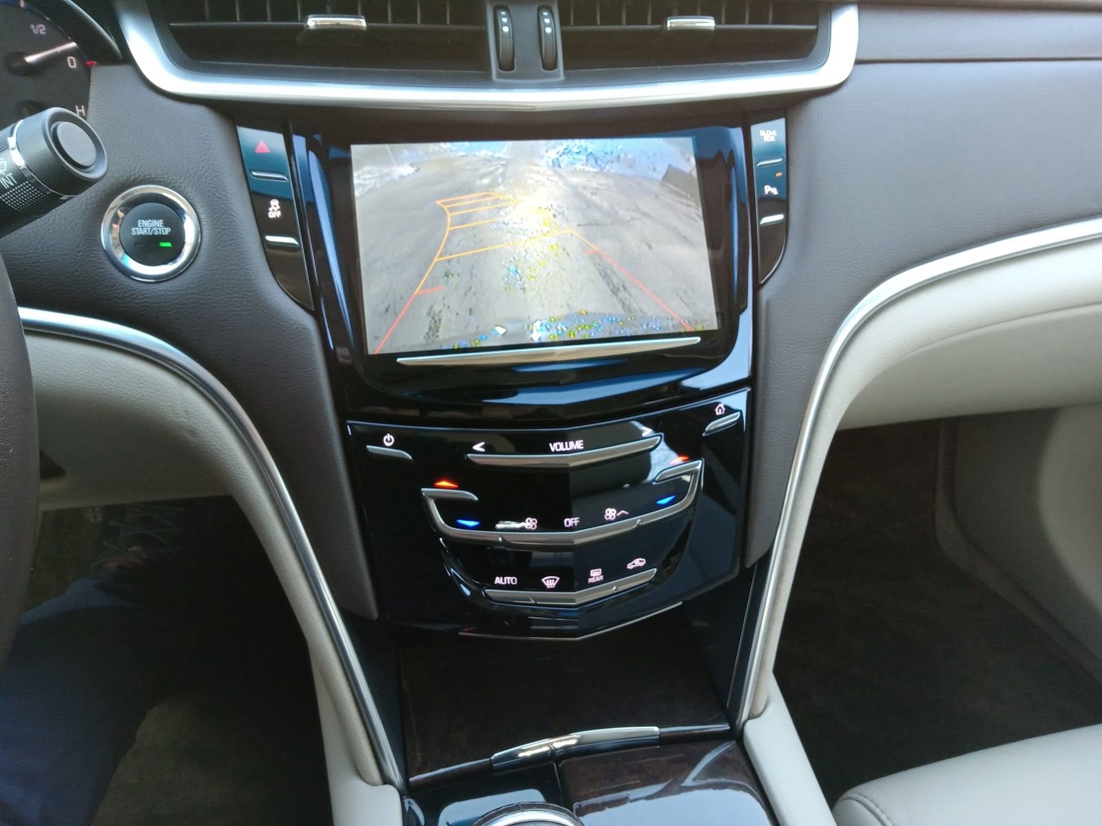 Used 2014 Cadillac XTS w/ Rear Seat Comfort Package image 15