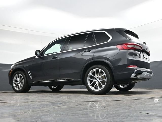 Used 2021 BMW X5 xDrive40i w/ Premium Package 2 image 32
