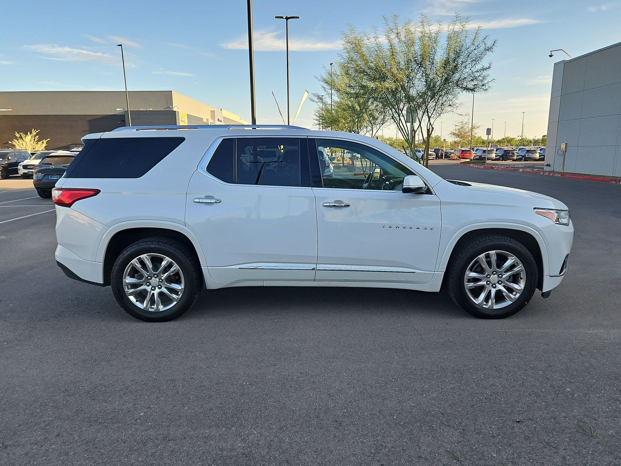 Certified 2019 Chevrolet Traverse High Country w/ LPO, Floor Liner Package AWD/4WD image 6