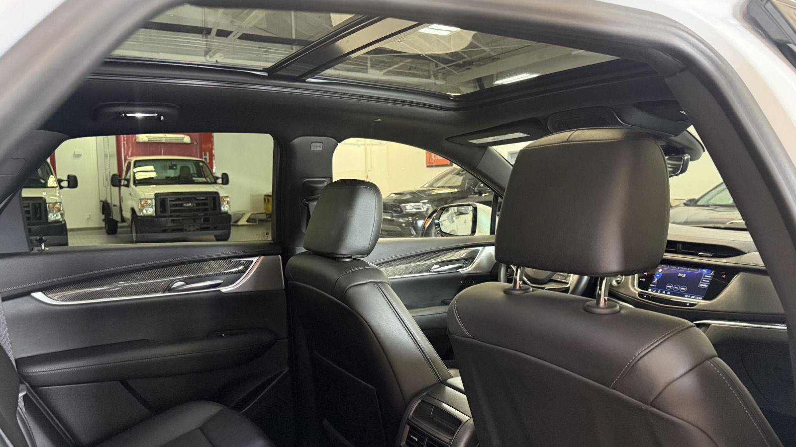 Used 2023 Cadillac XT5 Sportv w/ Technology Package AWD/4WD image 22