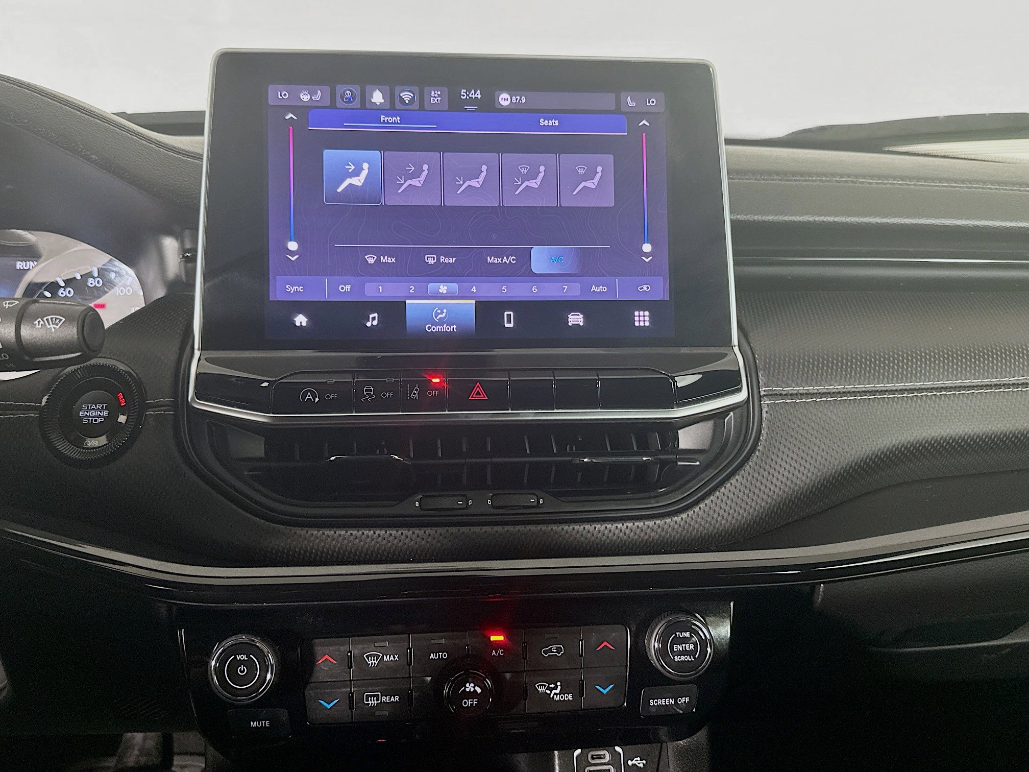 Used 2024 Jeep Compass Latitude w/ Convenience Group AWD/4WD image 23