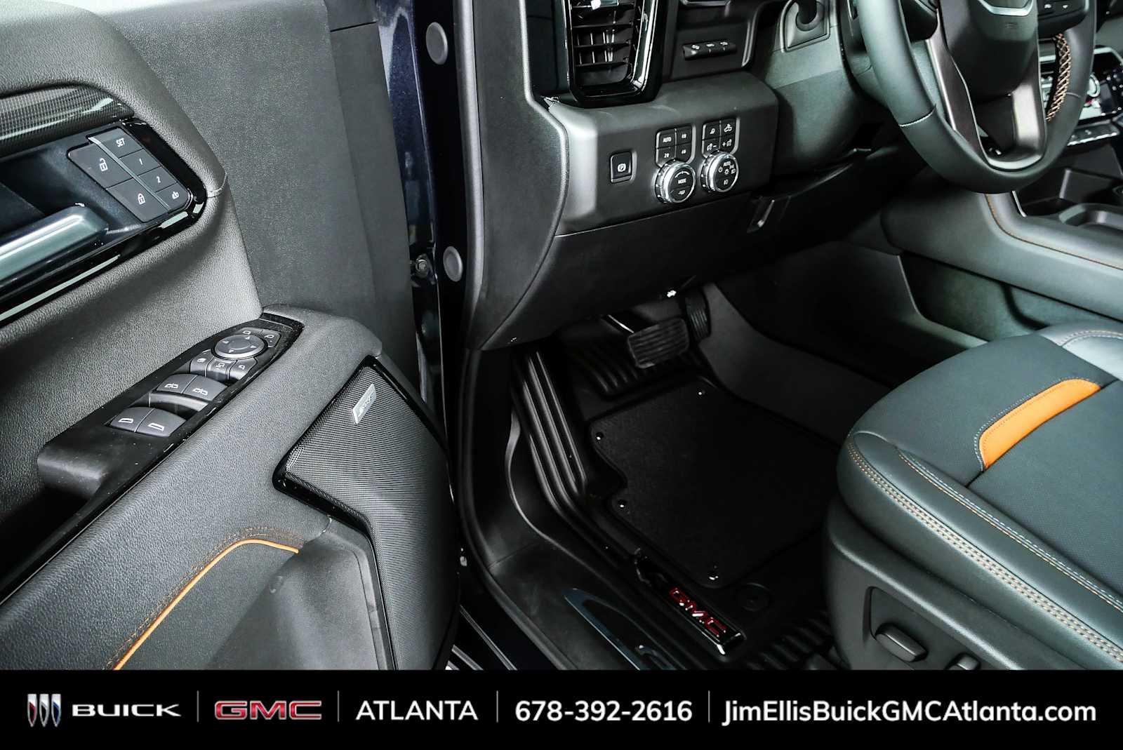 New 2026 GMC Sierra 2500 AT4 w/ AT4 Premium Plus Package AWD/4WD image 8