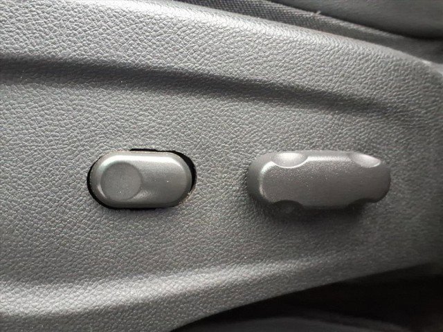 Used 2019 Chevrolet Trax LT w/ Sun & Sound Package image 8