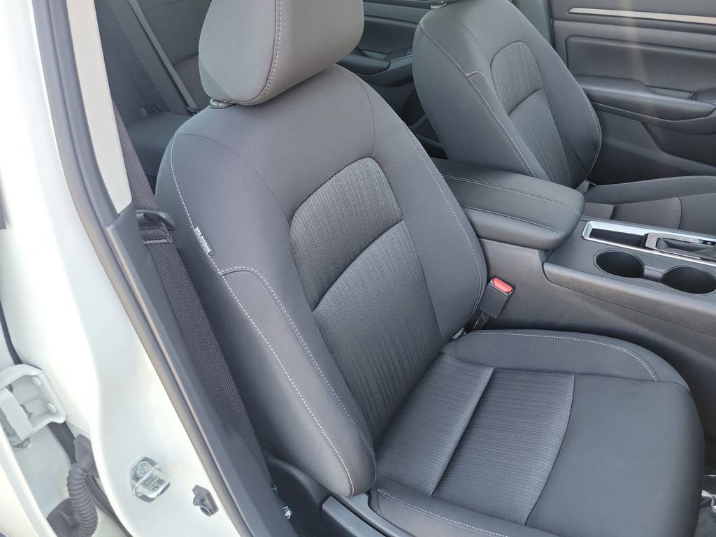 Used 2025 Nissan Altima 2.5 S FWD image 16