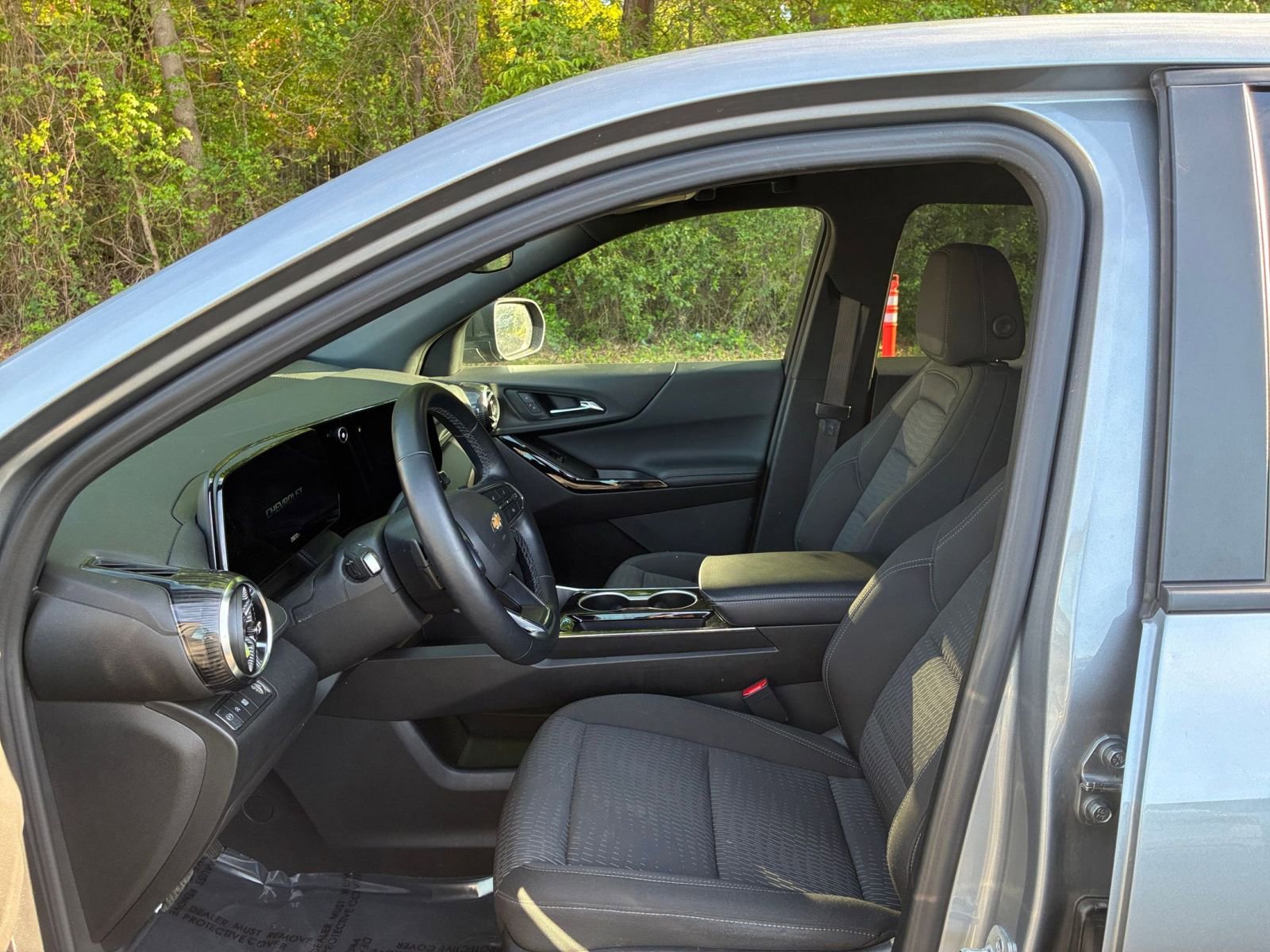 Used 2025 Chevrolet Equinox LT FWD image 25