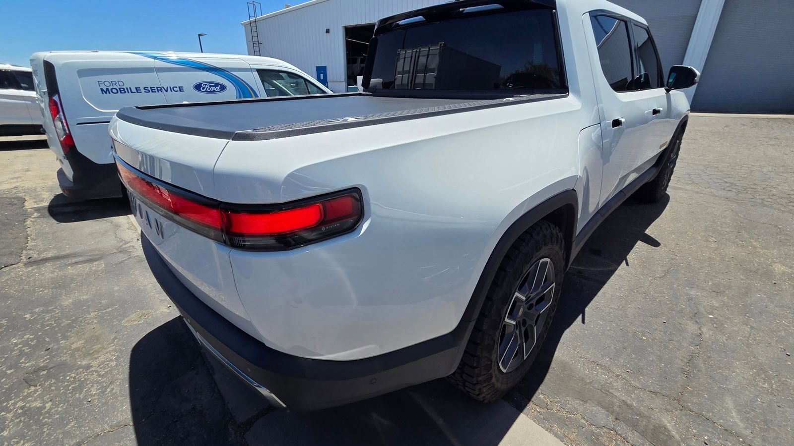 Used 2022 Rivian R1T Adventure AWD/4WD image 22
