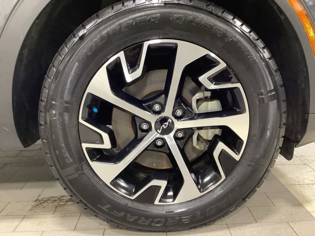 Used 2023 Kia Sportage EX image 29