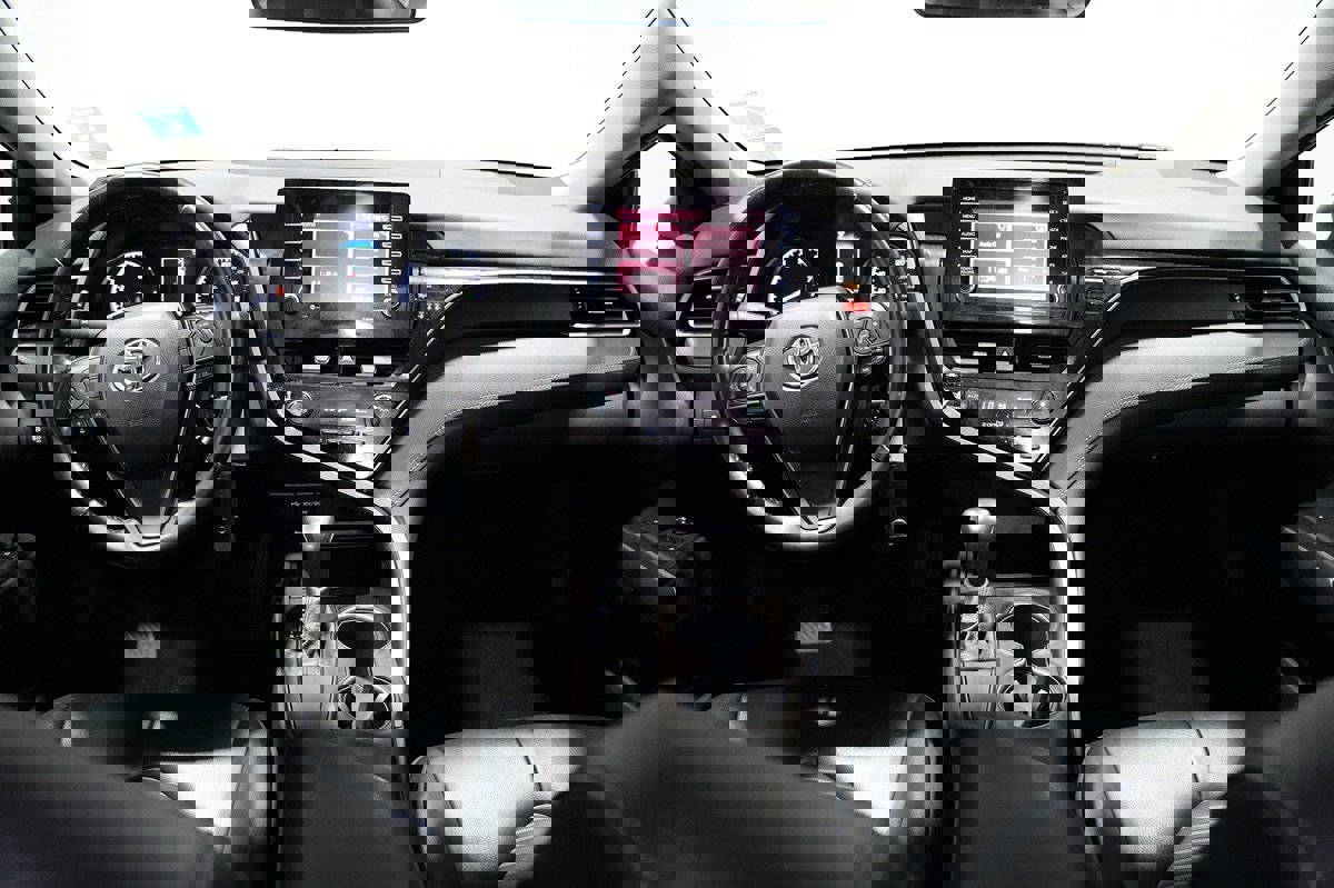 Used 2021 Toyota Camry SE w/ Carpet Mat Package (TMS) image 21