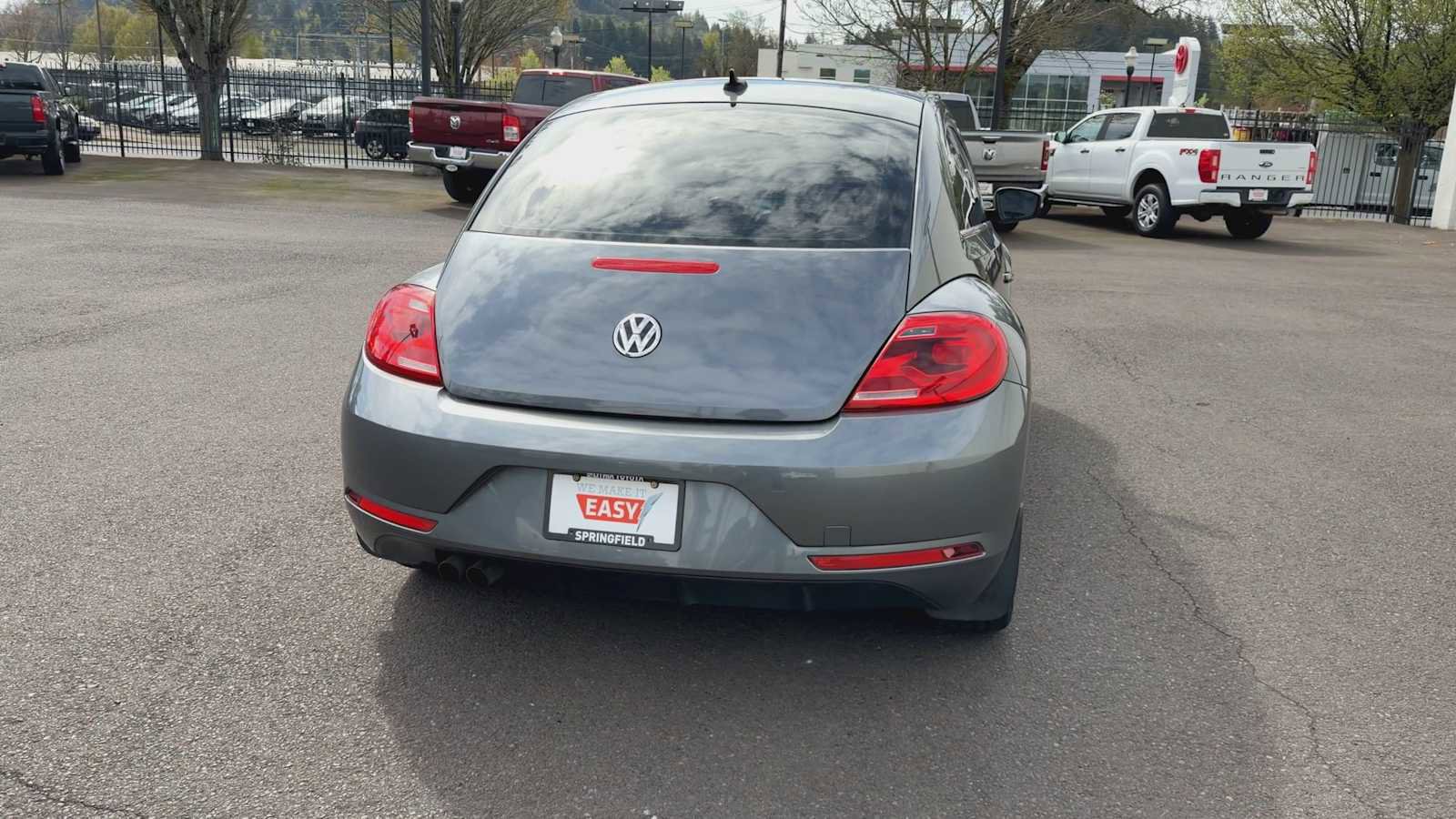 Used 2014 Volkswagen Beetle TDI image 8