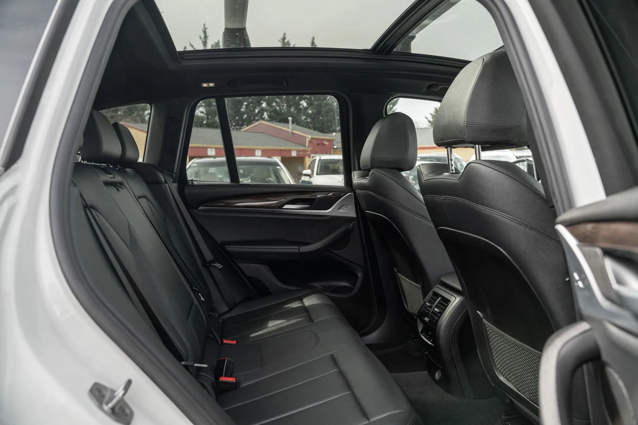Used 2019 BMW X3 xDrive30i w/ Driving Assistance Package AWD/4WD image 11